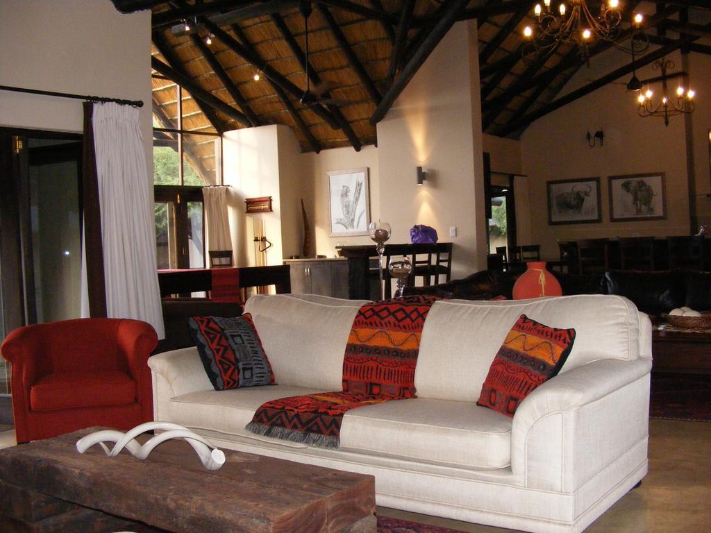Buffalo Thorn Lodge Pilanesberg Δωμάτιο φωτογραφία